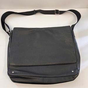 Le Tanneur Laptop Messenger Bag in Pebbled Black Leather